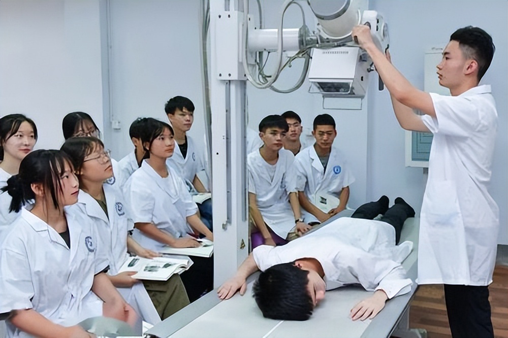 大专医学影像技术专业有前途吗,医学影像专业可以考临床研究生吗