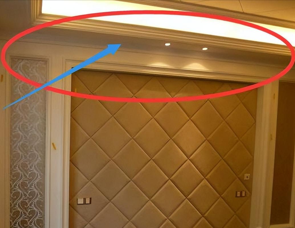 客厅怎么吊顶省钱又简单大方漂亮,现在装修流行吊顶还是不吊