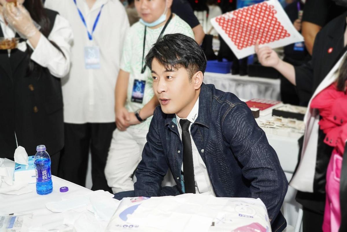 辛巴持续开展公益助农直播,辛巴公益助农最新消息