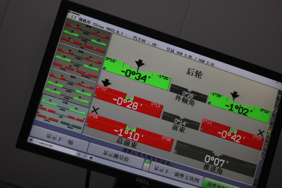 皇冠3.0经典老车翻新复活视频,13代皇冠全车翻新泉州地区