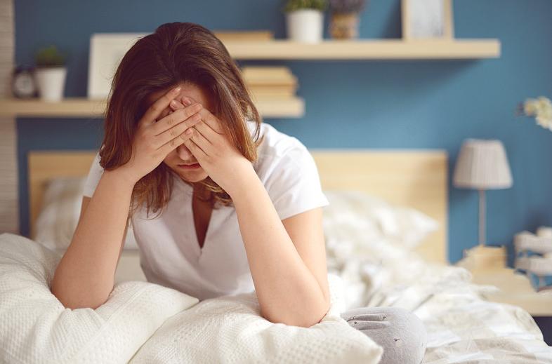 睡醒了全身酸痛无力没精神怎么办,全身酸痛无力整天睡不醒怎么回事