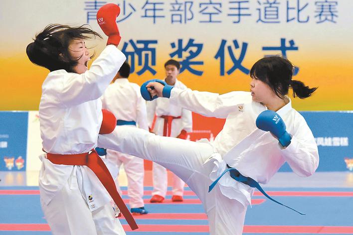 逐梦绿茵场磨砺少年志,省运会足球精彩瞬间