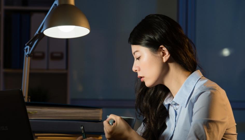 维C过量也有害！王先生每天用维C泡腾片泡水喝，结果引发肾结石