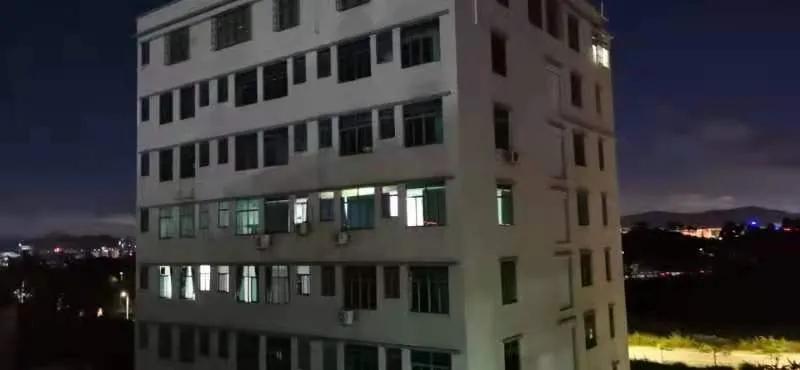 专研修护保湿水,专研精华液