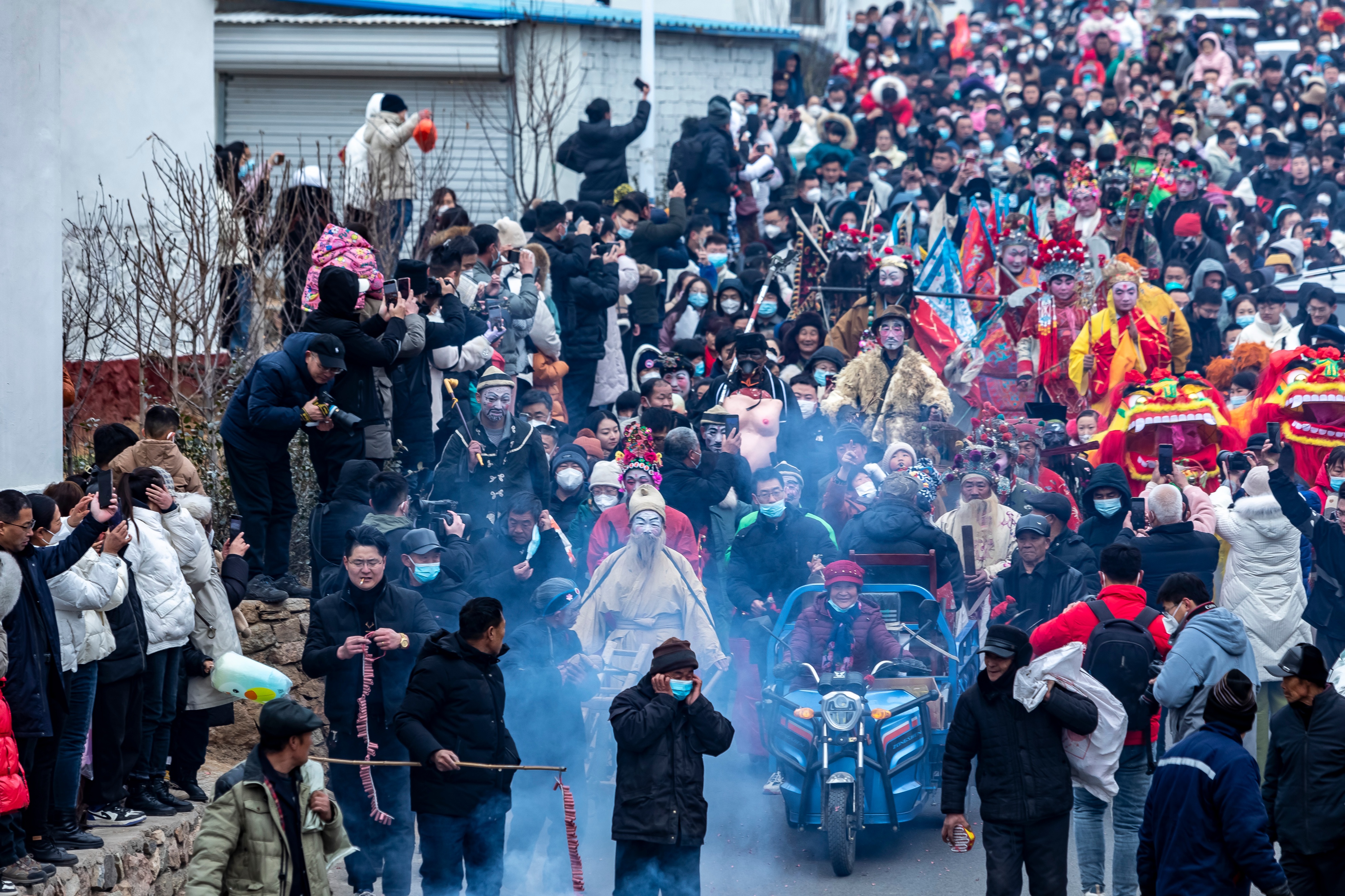 沂水大峪送火神时间,大峪村送火神舞狮