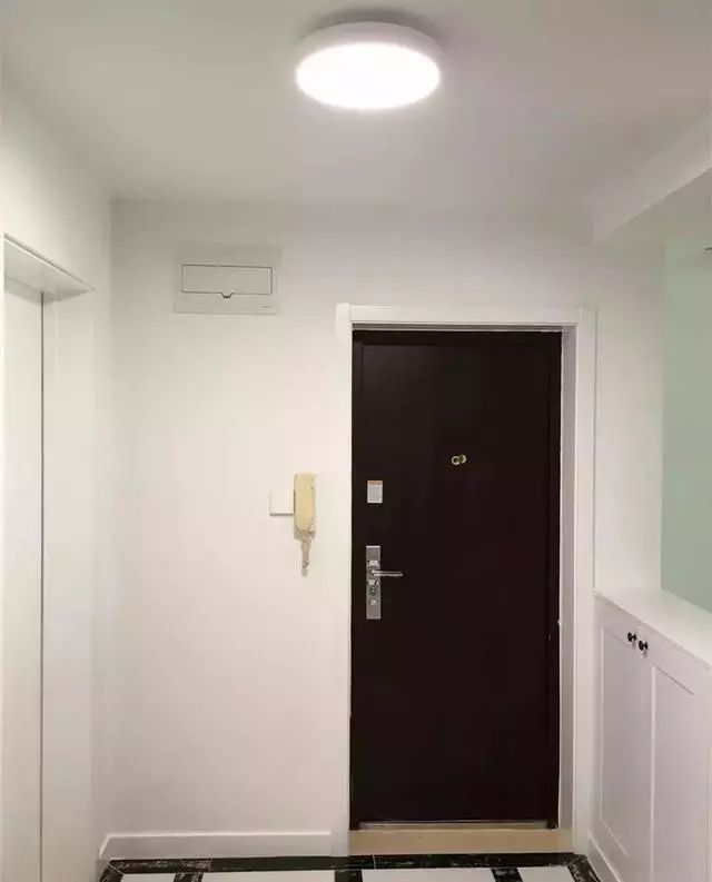 门套颜色与门不一样效果图,门套与门色差太大怎么办