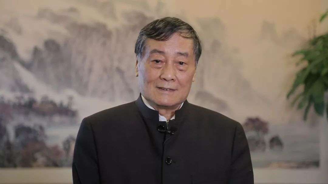 3年前,浙江父女花6亿多元,给员工发红包,还发钻石项链,为啥