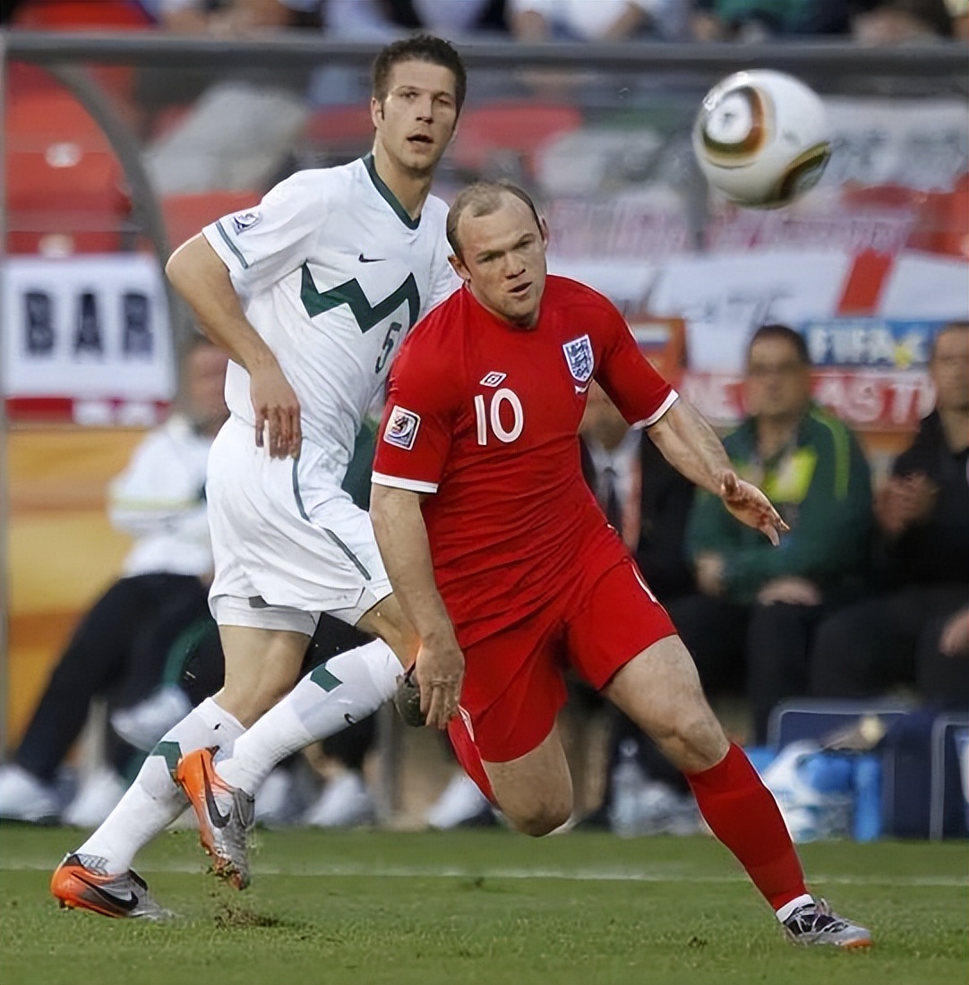 三狮军团开门红,三狮军团世界杯完整版