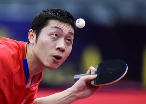 马龙许昕2019年撑起国乒,2020乒乓总决赛马龙对许昕谁赢了