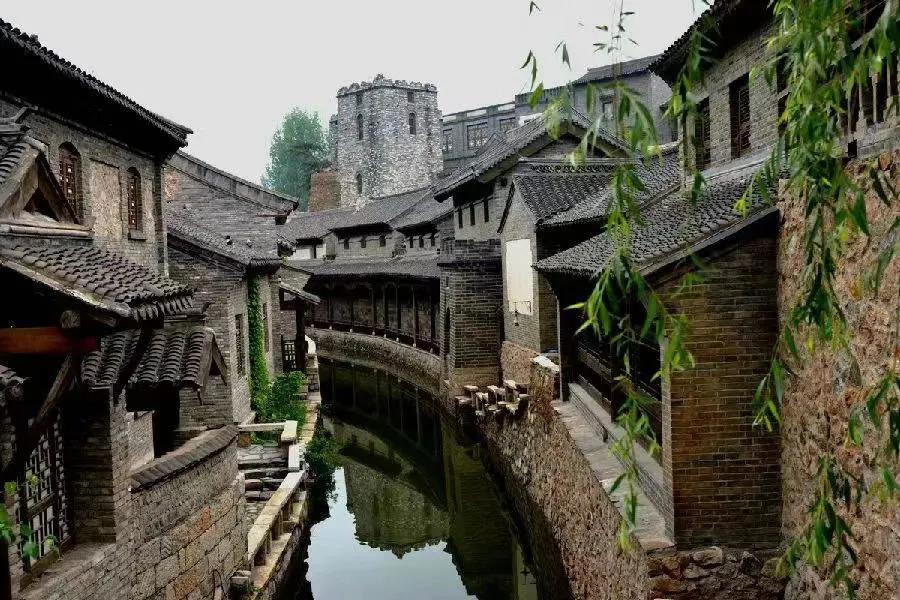 美好春景举家游,美好春日