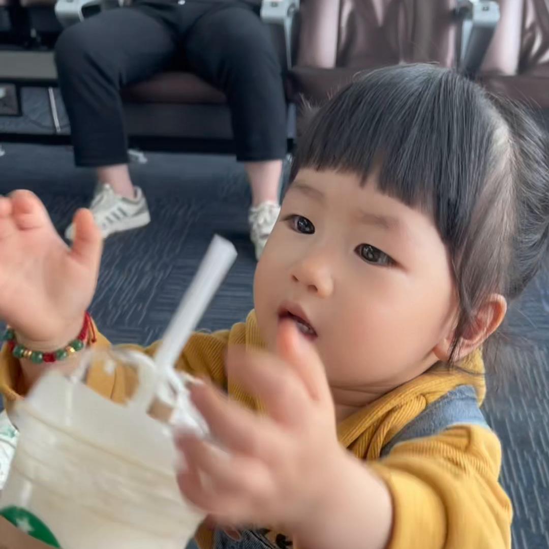 带婴儿坐飞机如何方便出行,带一岁婴儿坐飞机具体流程