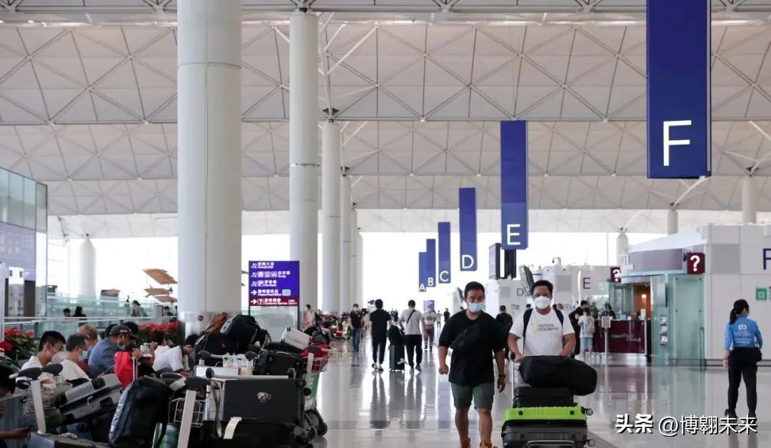 香港避疫挤爆深圳湾,香港医院被挤爆