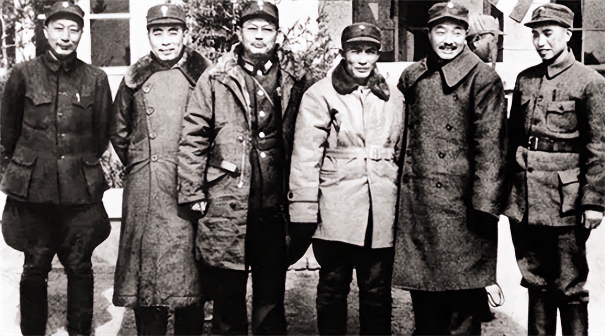 八路军6个师长唯独他没有成为元帅，晚年担任副主席，儿子是将军