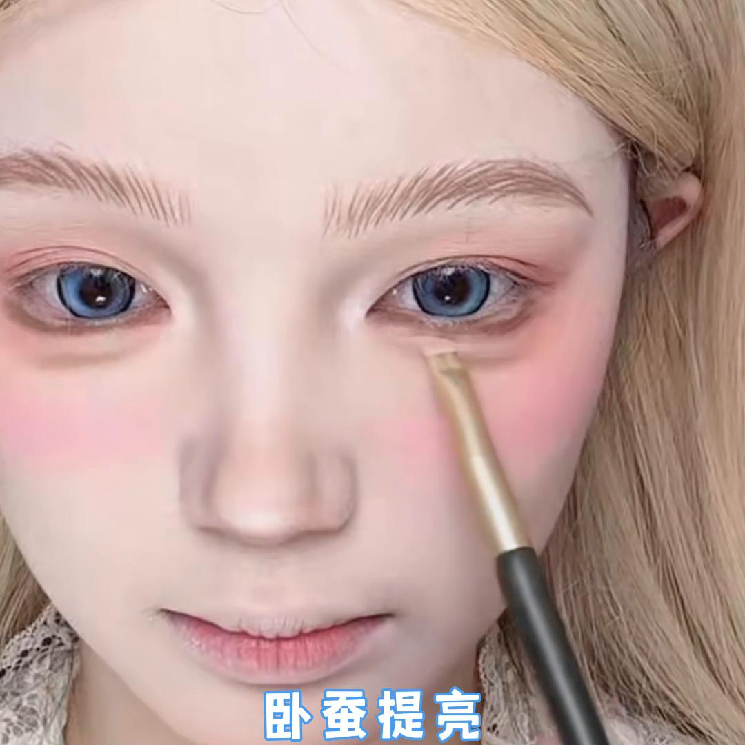 美妆新手如何5分钟搞定上学妆,拖了好久的试妆