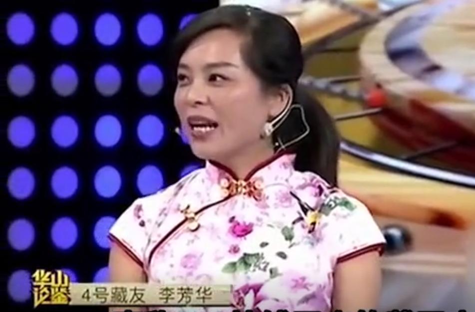 美女拿块玉去鉴宝结果是赝品,美女戴十年玉佩鉴宝