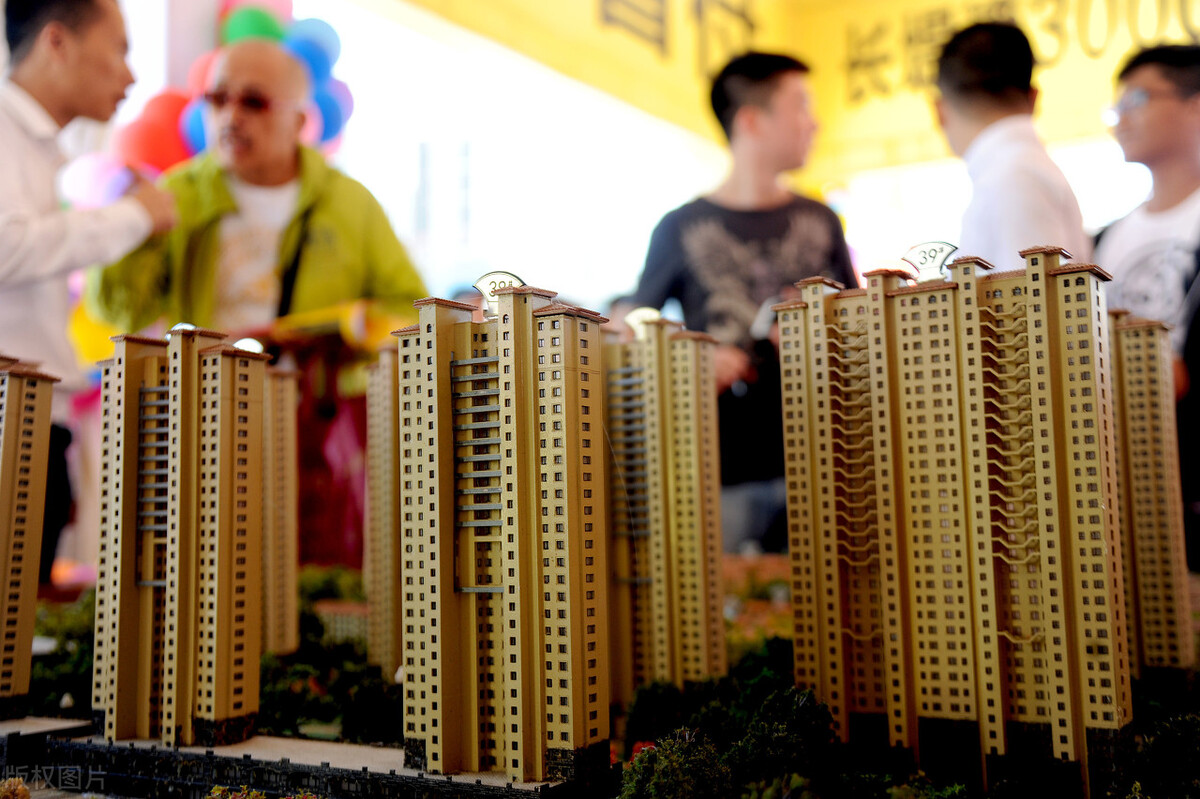 女子做收银两年赚一百六十万,收银妹子