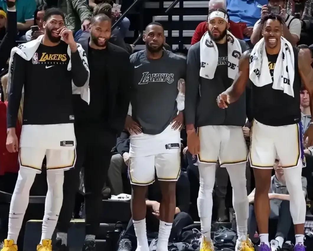 勇士队对战湖人队詹姆斯决胜库里,湖人新援谈与库里詹姆斯合作