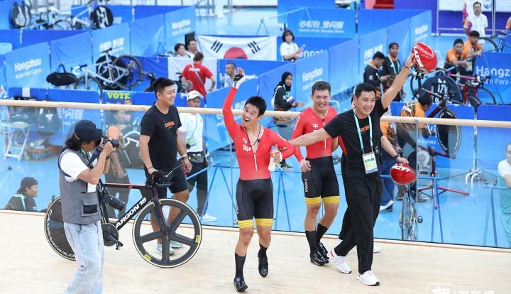 鏋侀檺杩愬姩鍦颁笅鎺㈤櫓,鏋侀檺杩愬姩鎵竼璧疯埅