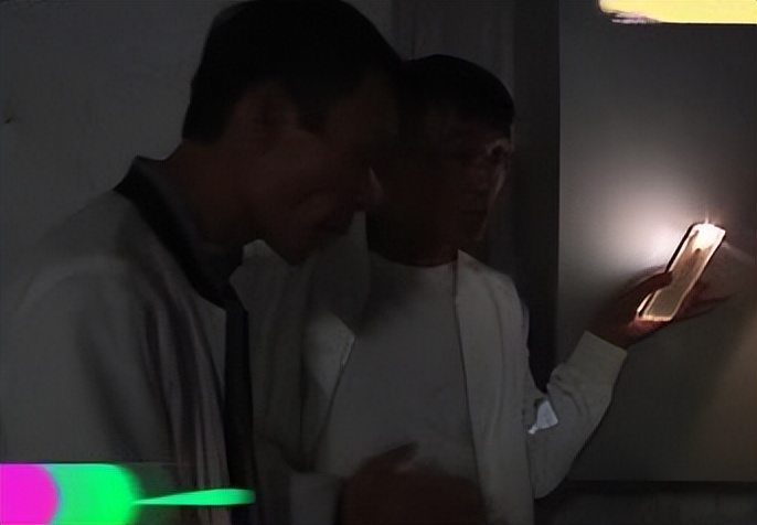 家里电费一个月两千块钱电表问题,居民换新电表一个月电费好几万