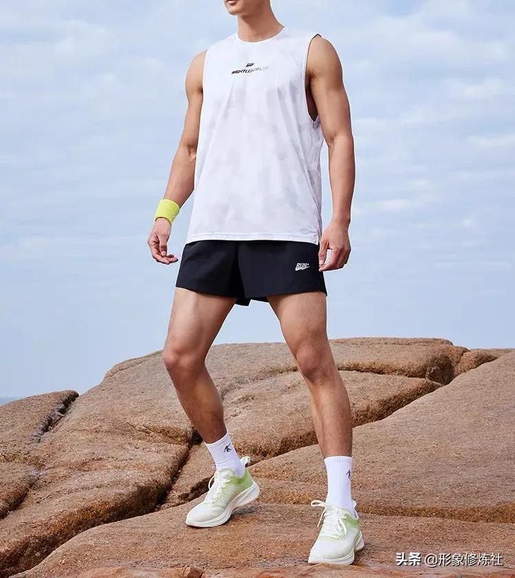 给大家分享一下夏季男穿搭,4种风格30套穿搭照着穿准没错男