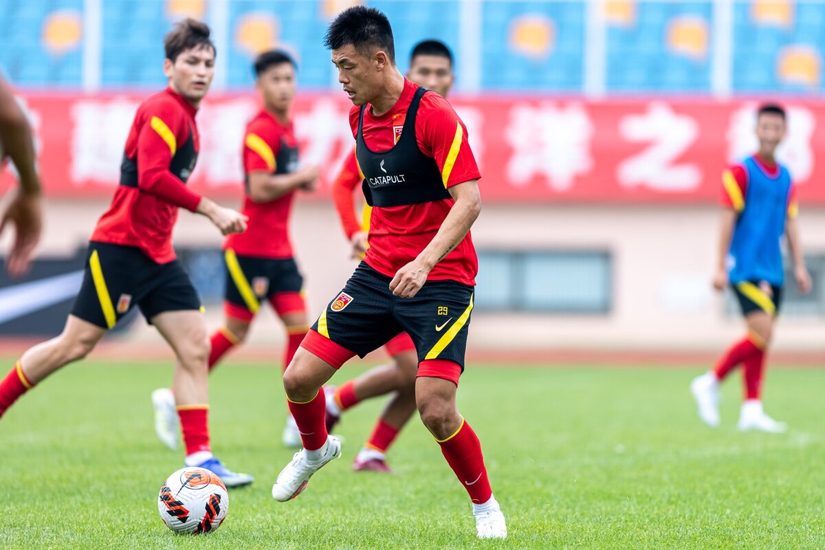 男足中国对韩国直播几点,中国男足今日比赛央视转播吗