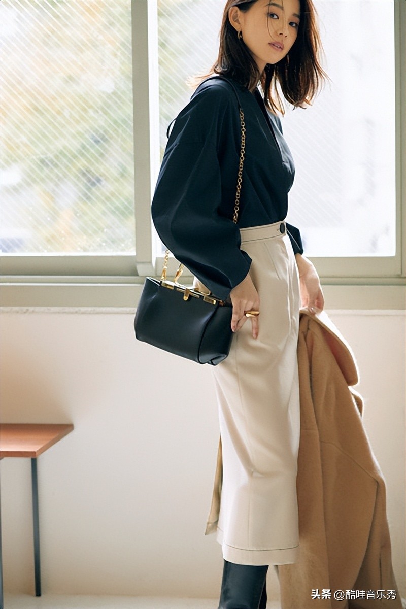 适合15-25岁女生的高颜值服装,适合35-40岁高级感服装