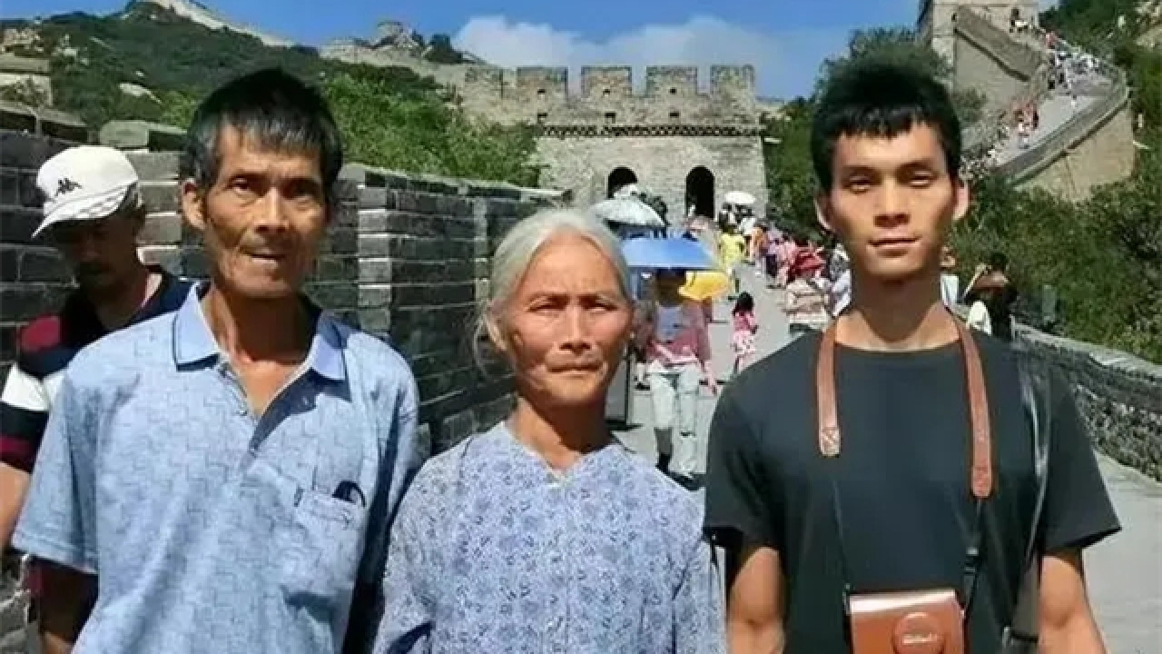 “高考钉子户”高考15次，只为上清华，今年参加高考时已35岁