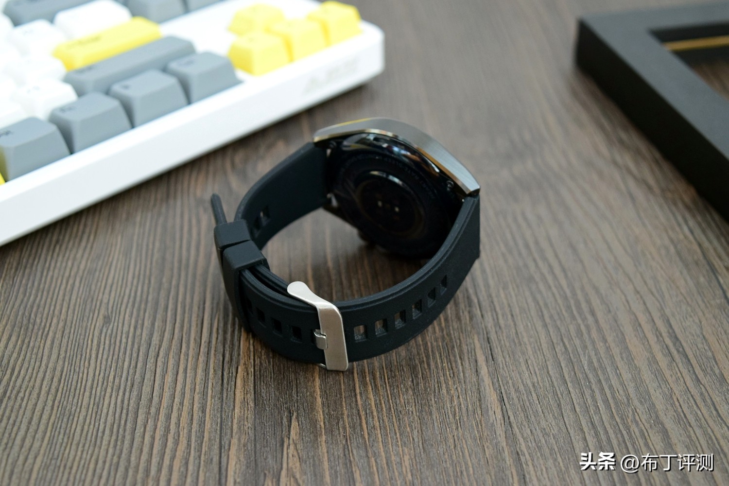 华为手表和荣耀智能手表哪个好,华为手表智能手表