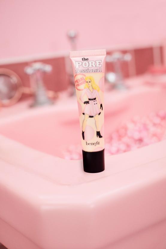 甜蜜加“贝”Benefit贝玲妃甄选多重情人节单品,演绎心动时刻