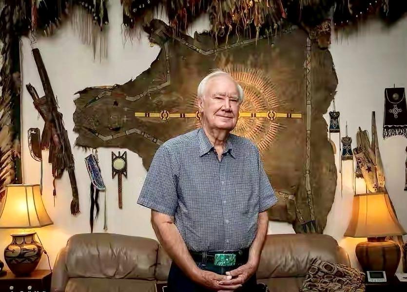 老人埋100万藏宝箱,老人发现山洞大量宝物