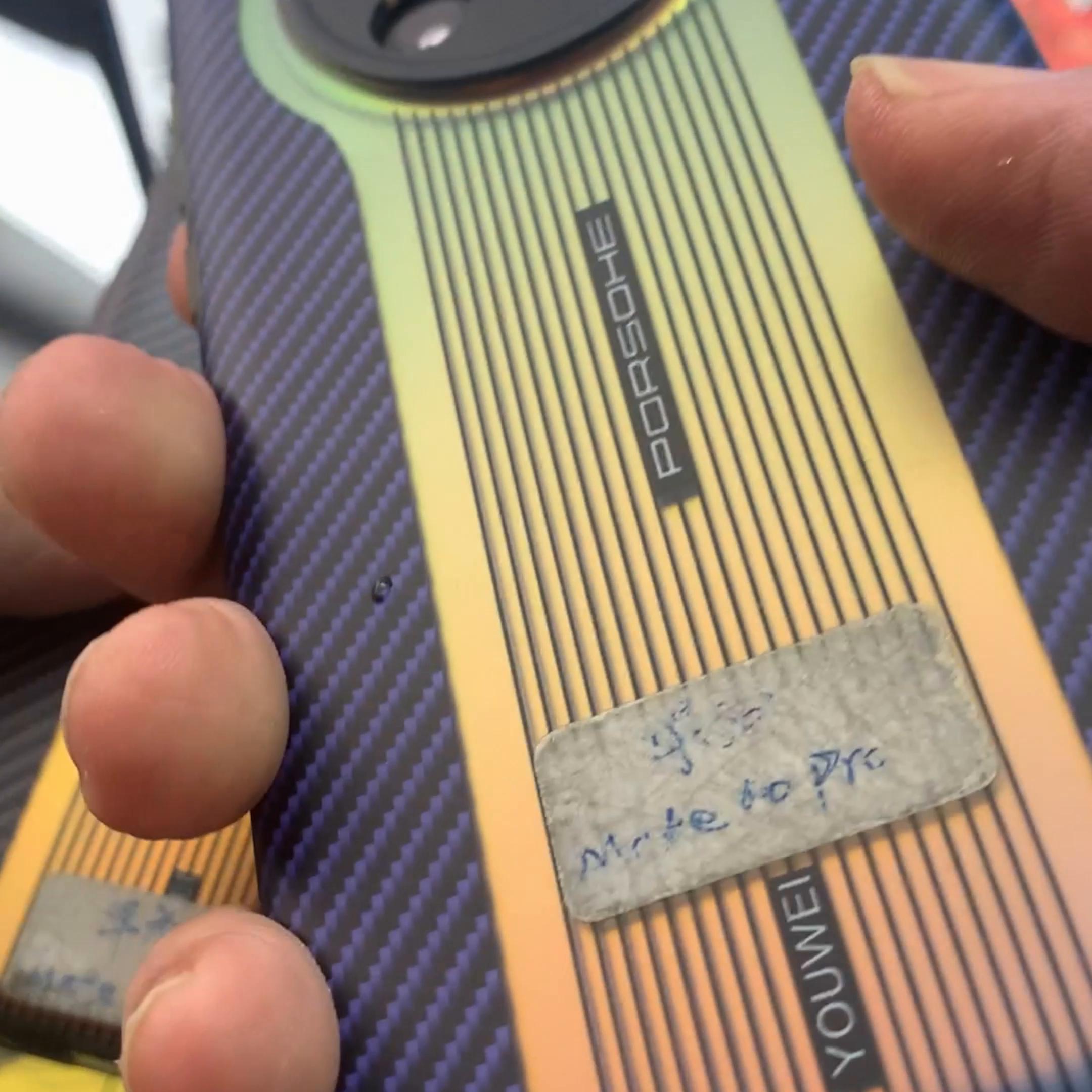 第一次来的兄弟还不知道哈,很多气泡该怎么解决呢#钢化膜