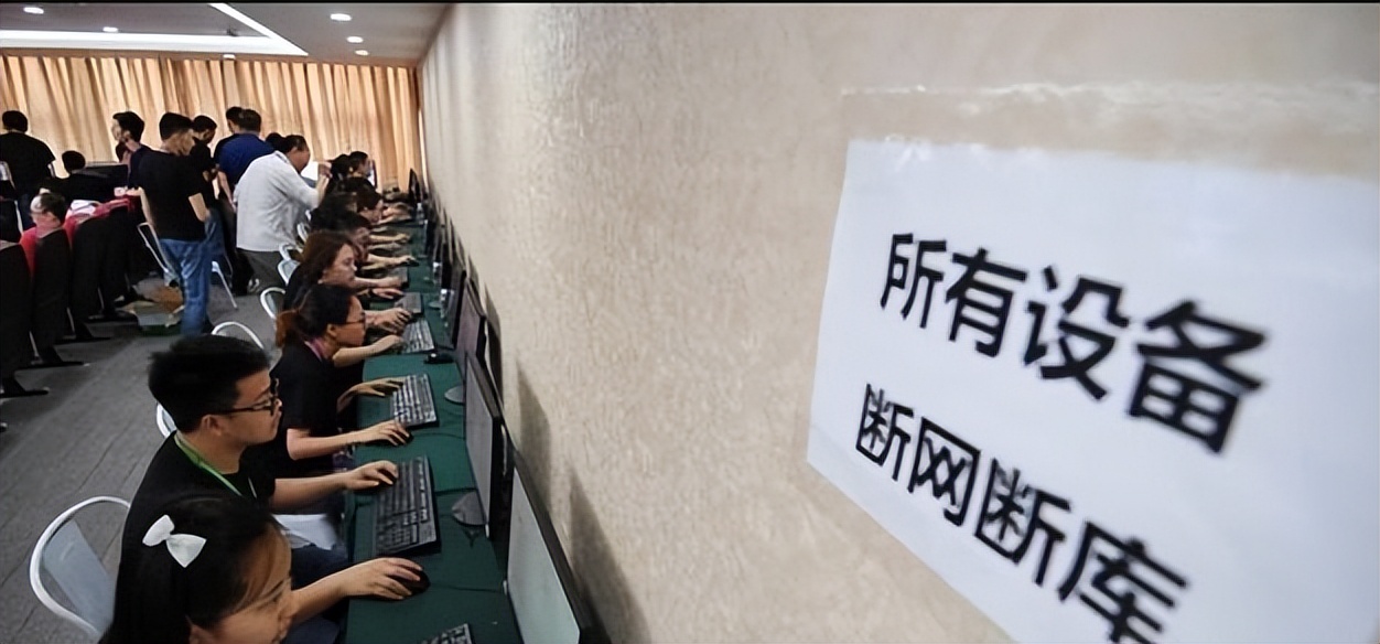 03年轰动中央的大案，19岁少年偷走高考试卷，万千考生因此落榜