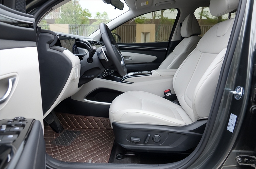 第五代途胜l8at落地价格多少,第五代途胜8at落地价