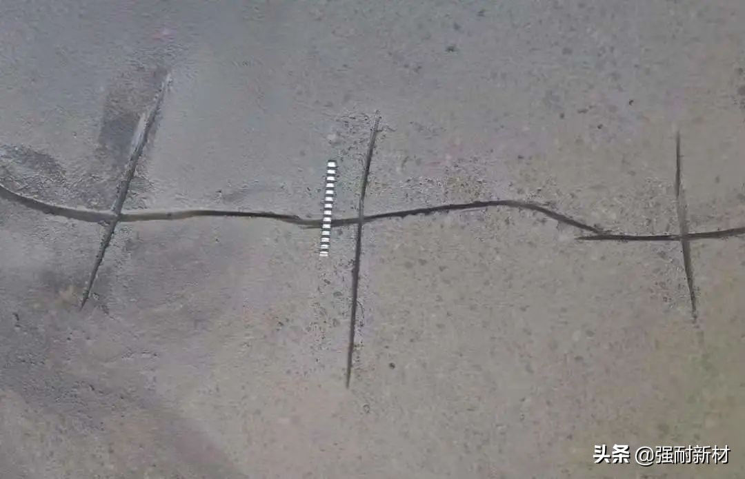 石膏基自流平材料哪家好,石膏基自流平空鼓开裂怎么解决