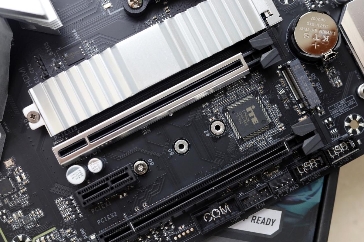 技嘉雪雕b550m-aorusproax,技嘉雪雕b560maoruspromax