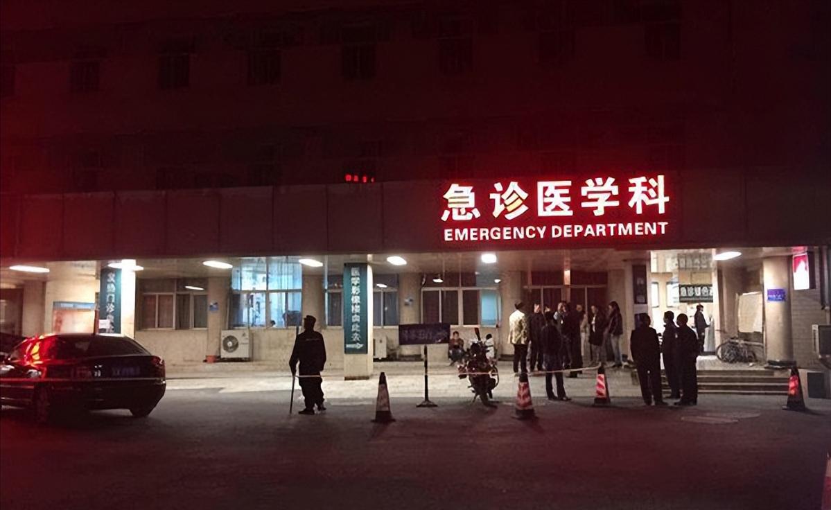 割喉去世的案例,被捅刀身亡的10位明星