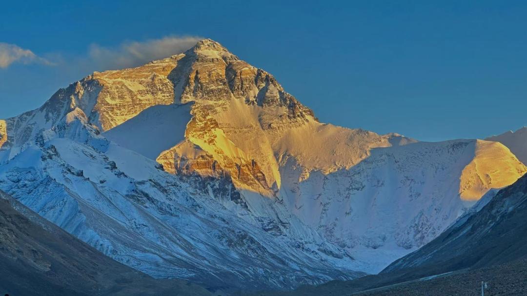 7月24日|浓浓援藏情，沪藏一家亲珠穆朗玛峰、扎什伦布寺9日“上海-日喀则”援藏旅游包机活动