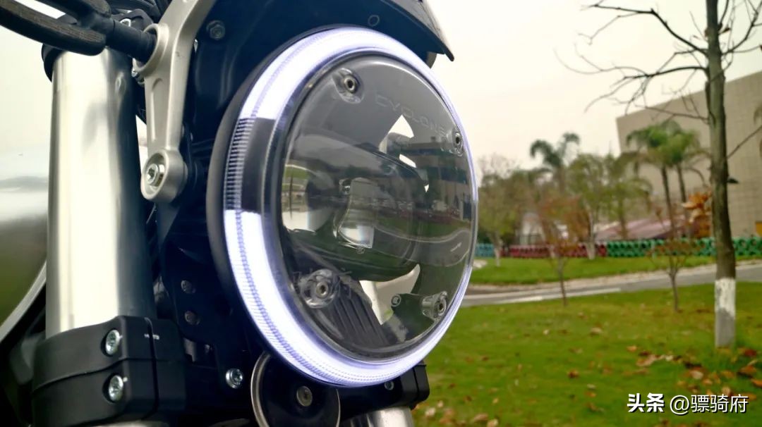 排量即是王道的下一句是什么,排量大真的可以为所欲为