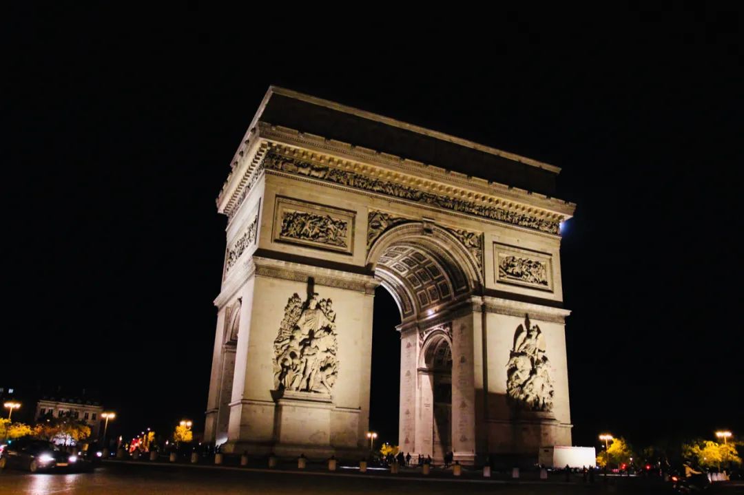 开车去欧洲第29集：抵达巴黎，沪C开到埃菲尔铁塔其实是个巧合！