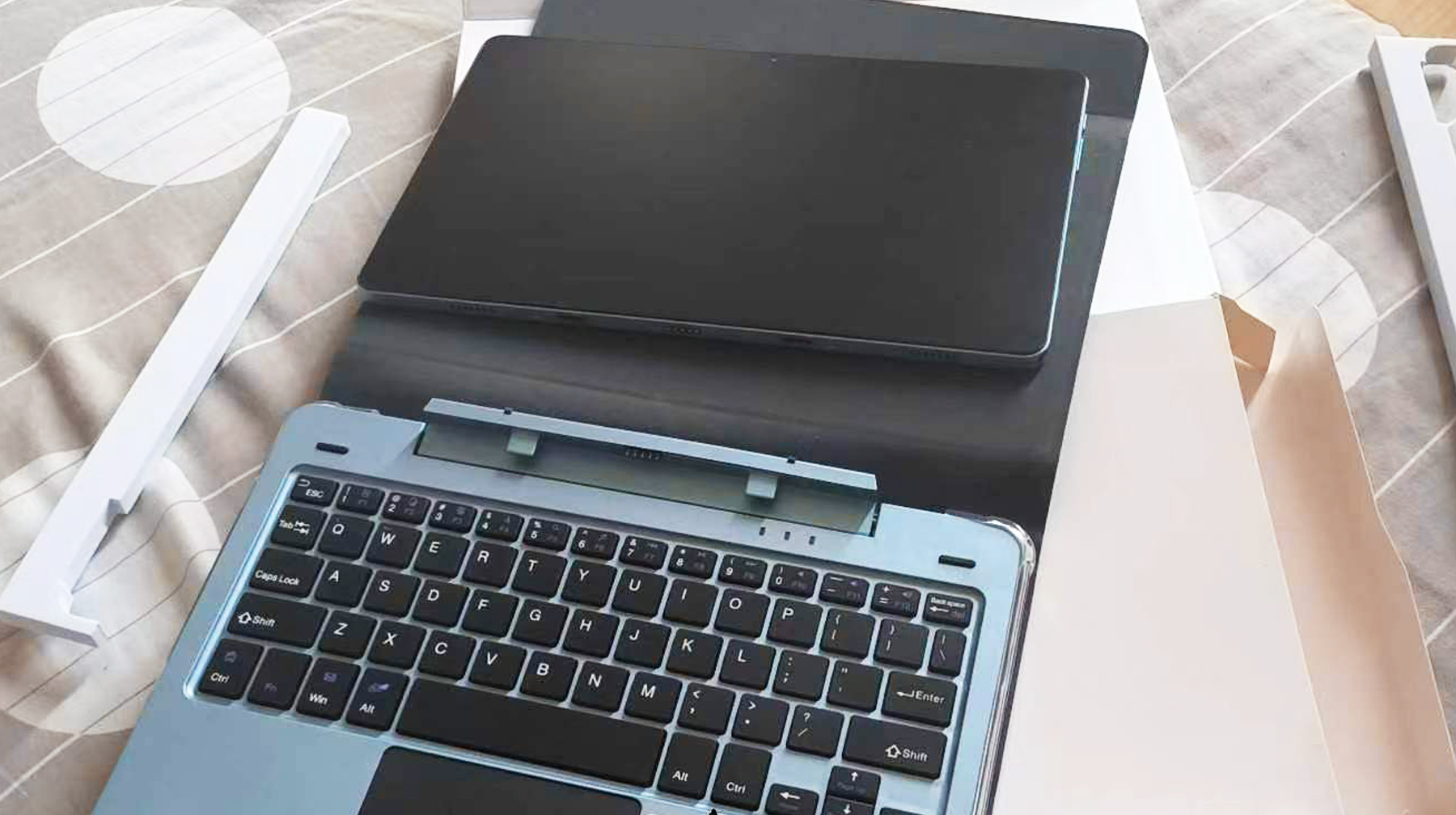 传统电视厂商推出互联网品牌产品,这款国产平板电脑,就一个贵字