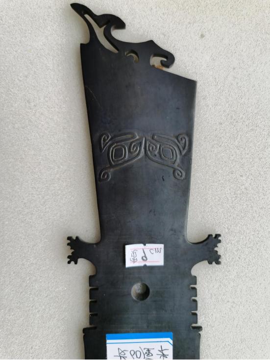 民间收藏的古蜀玉璧图片,馆藏老玉紫水晶玉琮