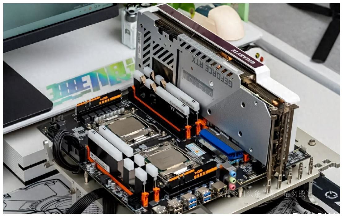 服务器双cpu用什么主板,至强cpu双路架构