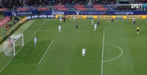 米兰在联赛中的表现十分令人惊讶,米兰德比米兰两次6杀国际米兰