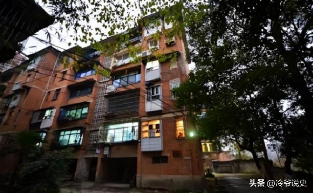 2016年贵州一局长被*规双**，看守所录指纹时发现，他是18年前的凶手