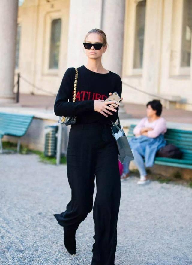 水桶包跟法棍包哪个更显气质,法棍包穿搭也太好看了吧