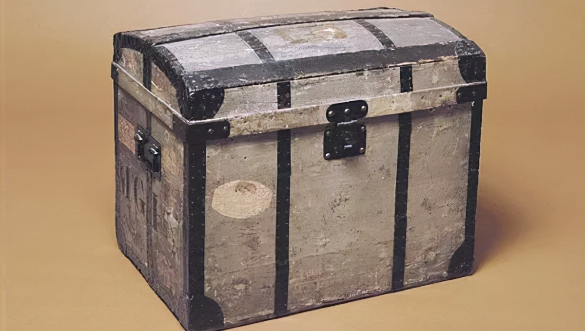 LVMH帝国是如何炼成的？|摇荡的钟摆：极简奢侈品史