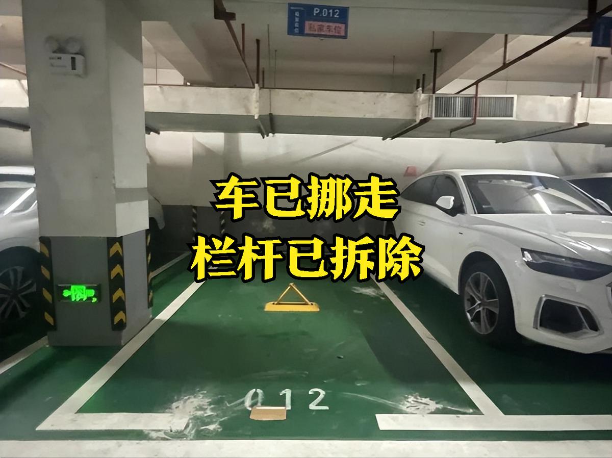 长沙霸姐唐沙沙，被扒得“*裤底**”都不剩，如今被众人唾弃不敢出门