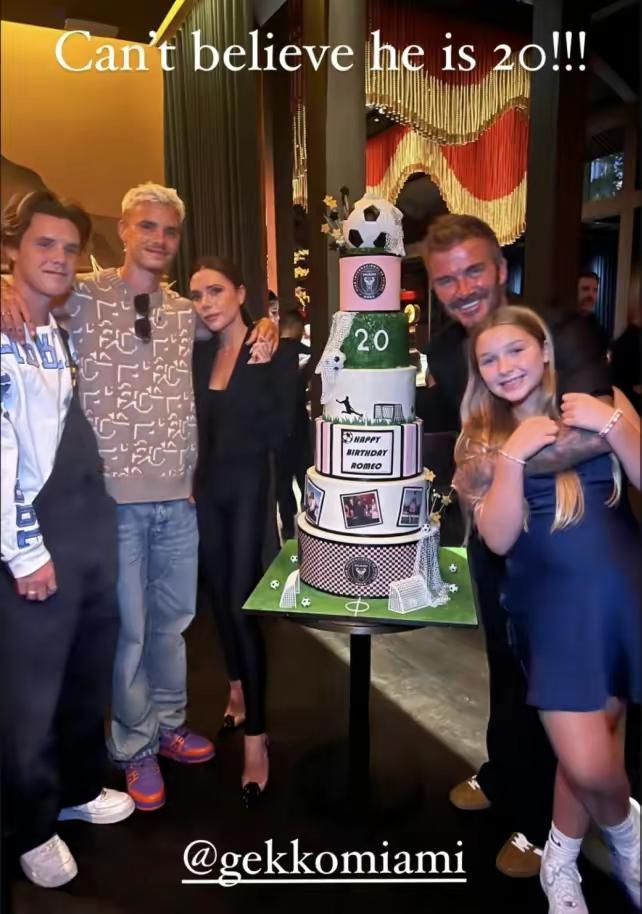 贝克汉姆排队13小时吊唁英女王,贝克汉姆纪念仪式