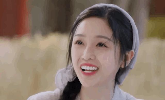 明星烤瓷牙发黑,明星烤瓷牙牙齿磨小后照片