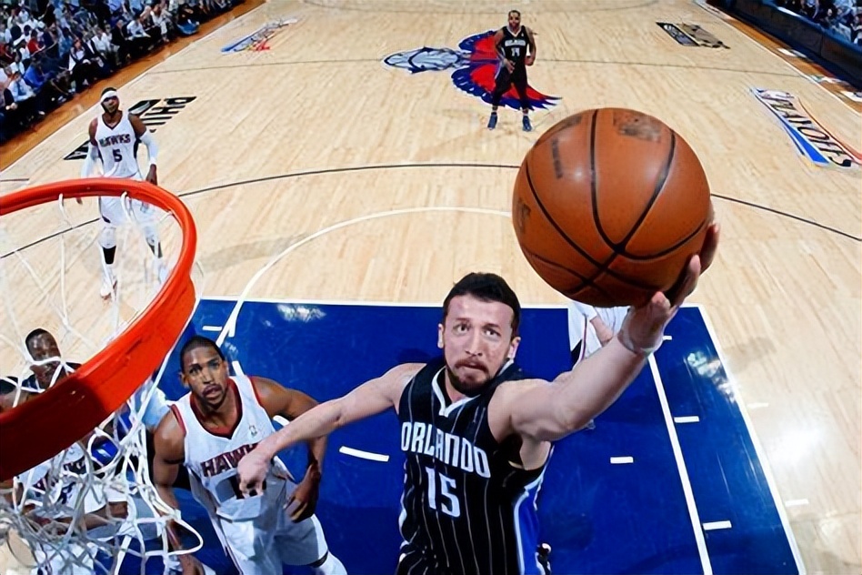 鏄熸湀寮垁,鐗圭鏍奸瞾椹埡棣栧彂